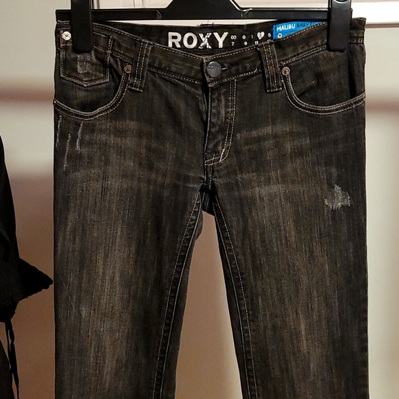 Roxy Jeans - Picture 1 of 3